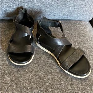 SOFFT leather sandals black size 9.